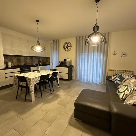 La Casa Di Ely Lägenhet *